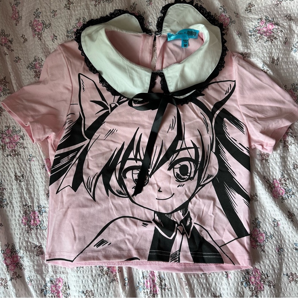 Dolls kill hatsune miku size M shirt